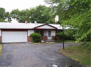 744 Tomahawk Trl, Highland, MI 48357