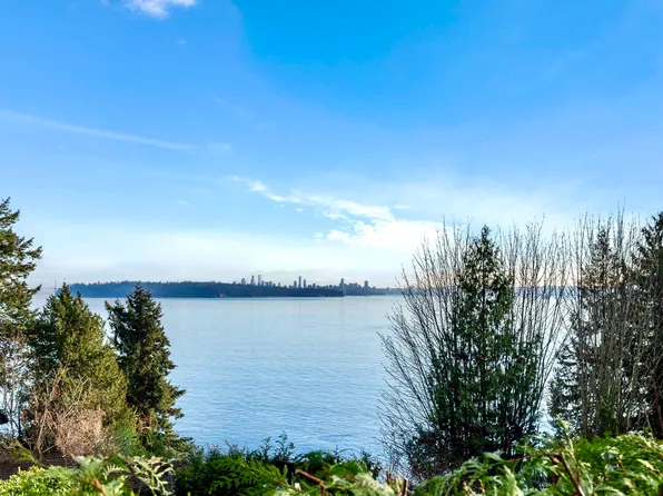 3575 Sunset Ln, West Vancouver, BC V7V 0A9