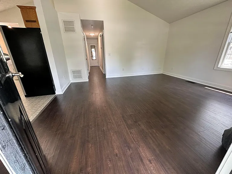 542 Virginia Ave — Photo 13