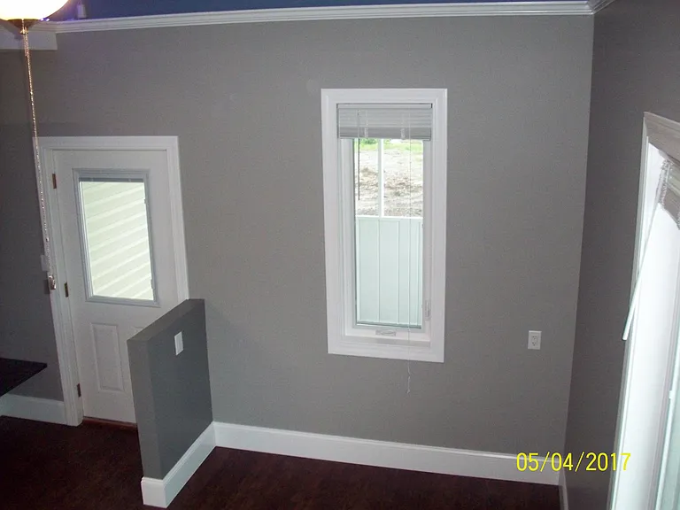 2529 Broadway Ave — Photo 3