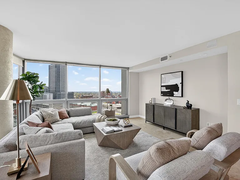 1 Miranova Pl #1840 — Photo 9