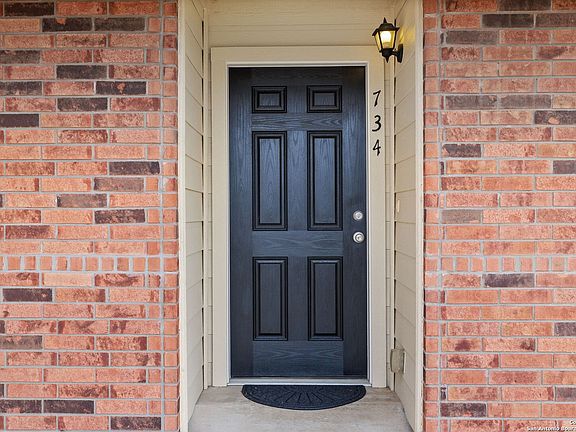 5th image of 734 Crosspoint Dr