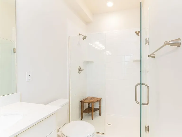 816 Oval Park Ln — Photo 8