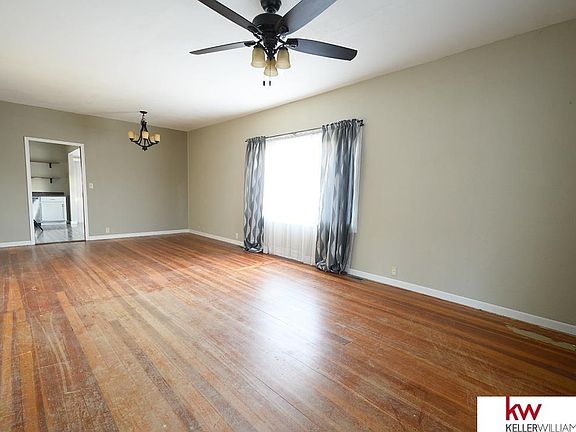 2nd image of 546 E 12th St