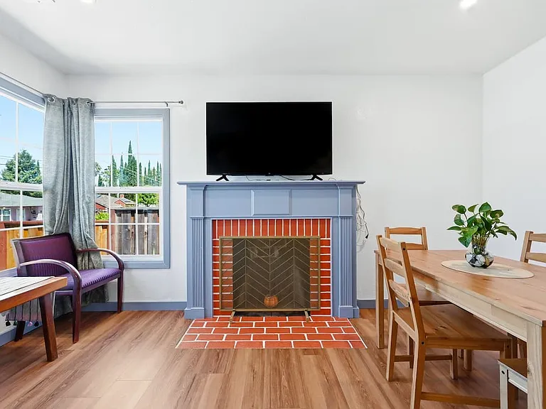 2290 Acacia Dr — Photo 6