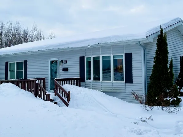 323 W 8th Ave, Sault Sainte Marie, MI 49783