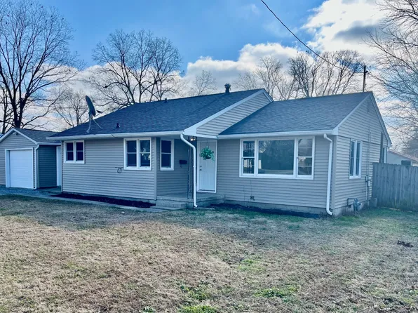 304 W Rudolph St, Crossville, IL 62827