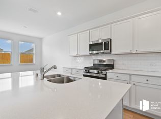 940 High Noon Dr, Haslet, TX 76052