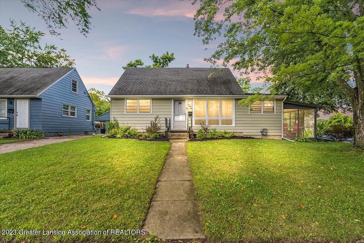 851 E Greenlawn Ave photo 1