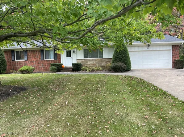 1161 Ledgeview Rd, Macedonia, OH 44056