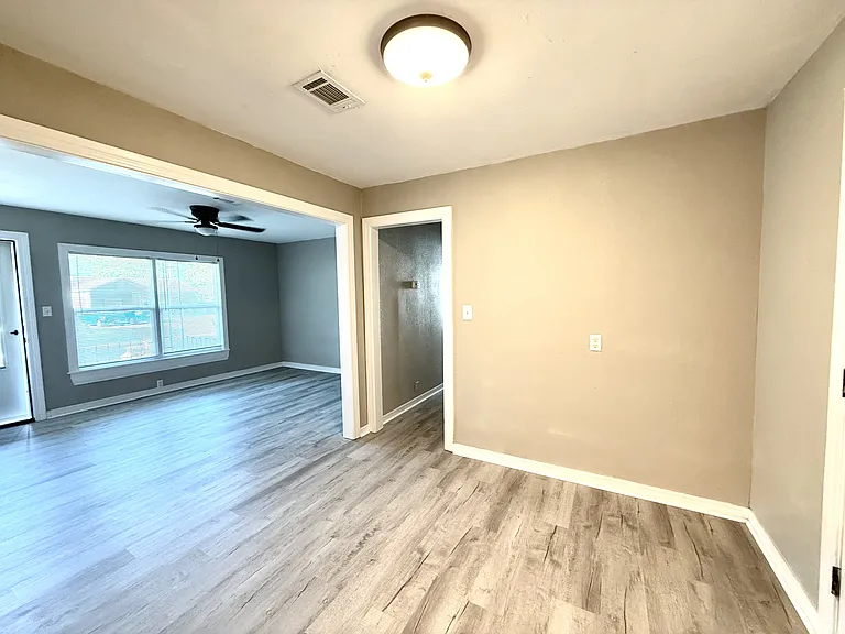 404 Ash St — Photo 9