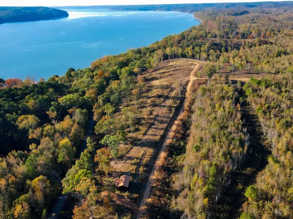 11 Lake Bend Shores Dr, Florence, AL 35633