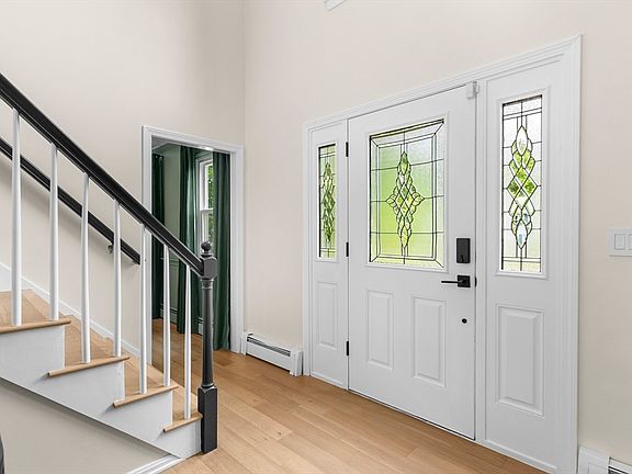 4th image of 42 Brookside Dr