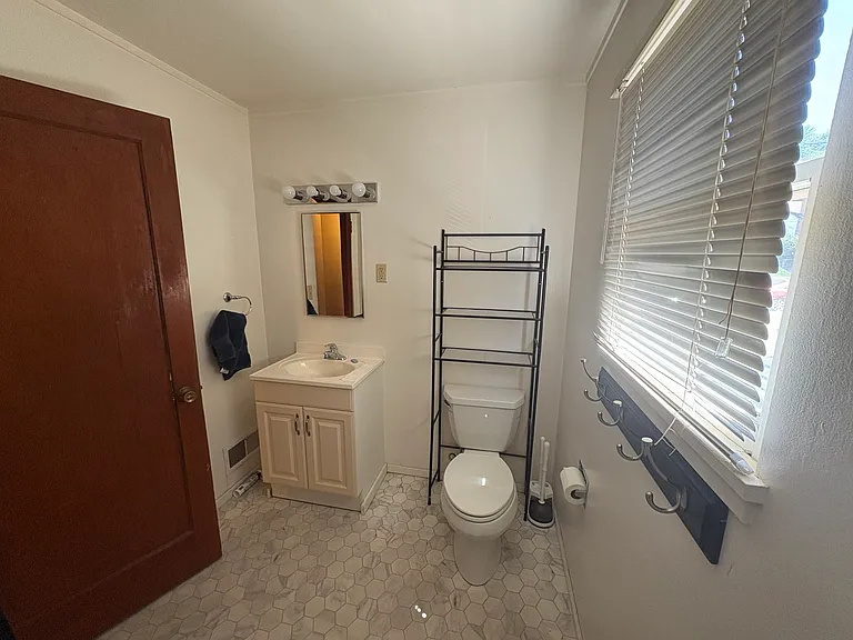 1618 Browne Ave #A — Photo 6