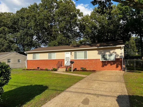328 Barcelona Ln, Virginia Beach, VA 23452
