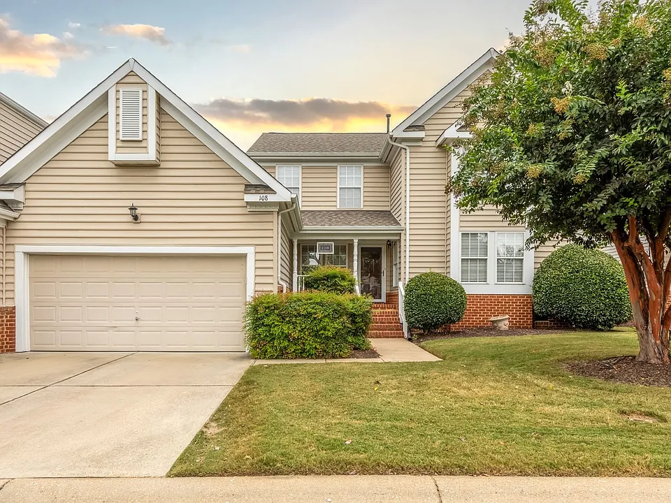 108 Waters Edge Dr