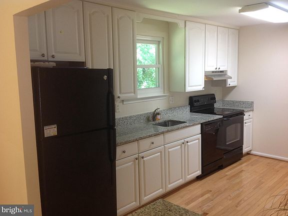 4th image of 9752 Turnbuckle Dr