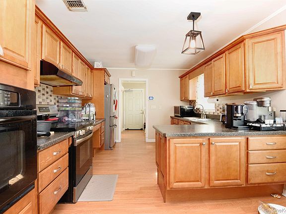 3rd image of 1603 2nd Street