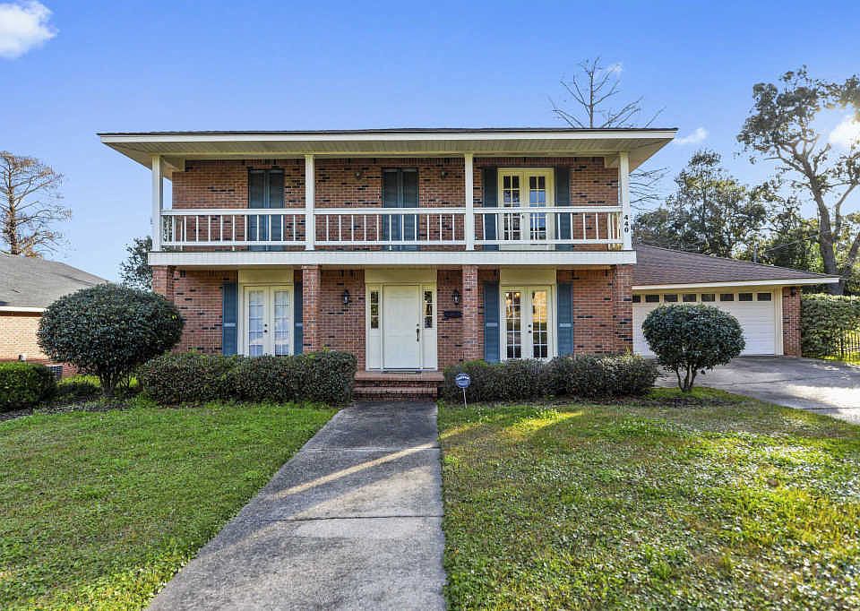 1st image of 440 Donwood Pl