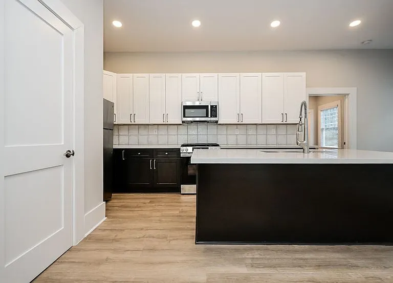 616 Linwood Ave NE #B — Photo 3
