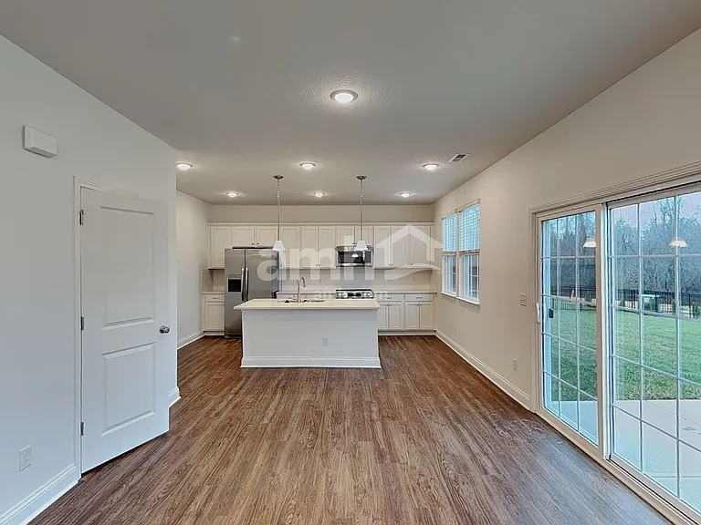 8308 Northpoint Dr — Photo 6