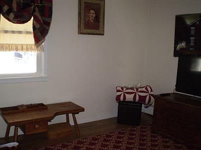 3rd image of 537 Elmer Ave