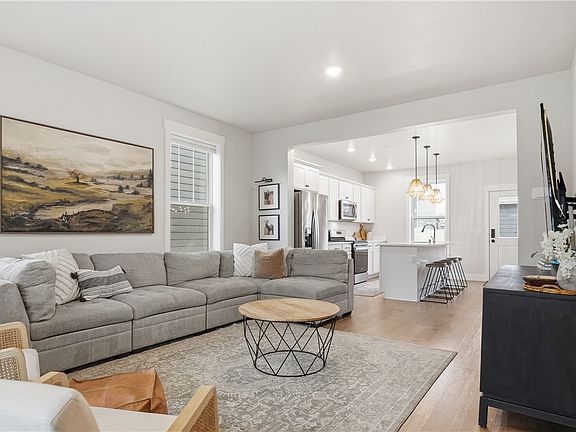 5th image of 1687 Saint George Blvd