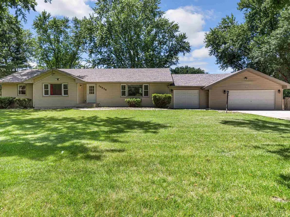 10824 Miller Ln, Machesney Park, IL 61115