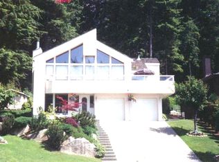 2052 Blairview Ave, North Vancouver, BC