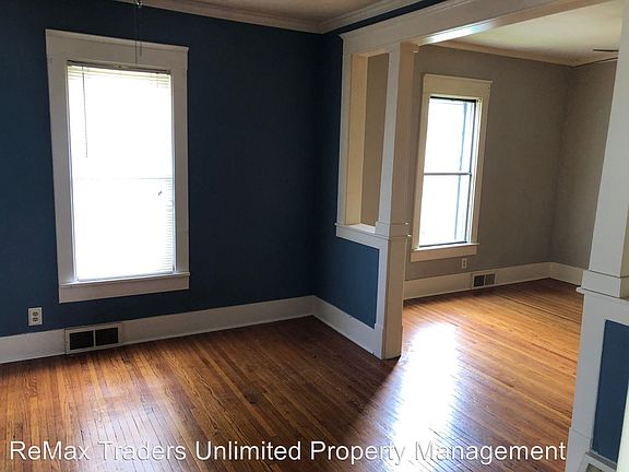 2nd image of 1208 E Samuel Ave