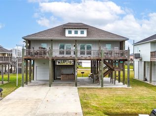 972 Bahama Dr, Crystal Beach, TX 77650