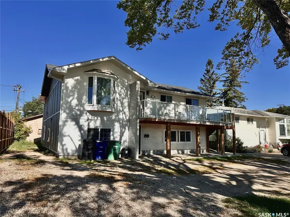 1504 33rd Street W, Saskatoon, SK S7L 0X2