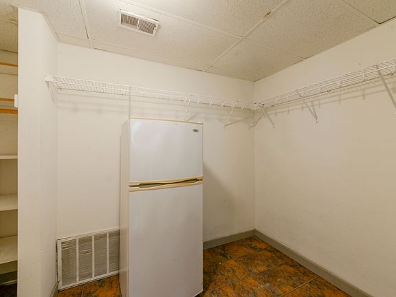5th image of 3845 Chicago Ave S Unit 1
