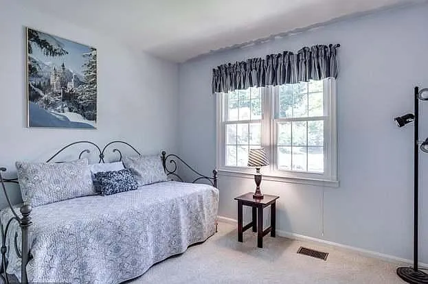 1 bed, 2044 sqft, $600 — Photo 3