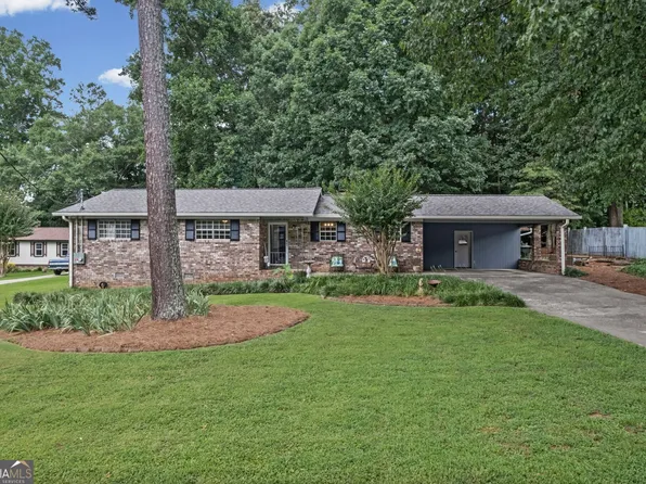 1050 Castlewood Dr, Woodstock, GA 30189