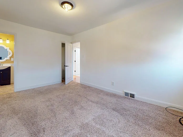 8902 Blue Grass Rd — Photo 31