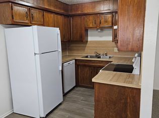 719 S Weaver St #11, Gainesville, TX 76240