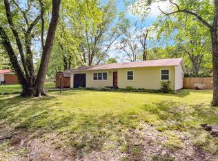 2135 S Laverne Ave, Fayetteville, AR 72701