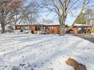 716 Elm St, Pella, IA 50219