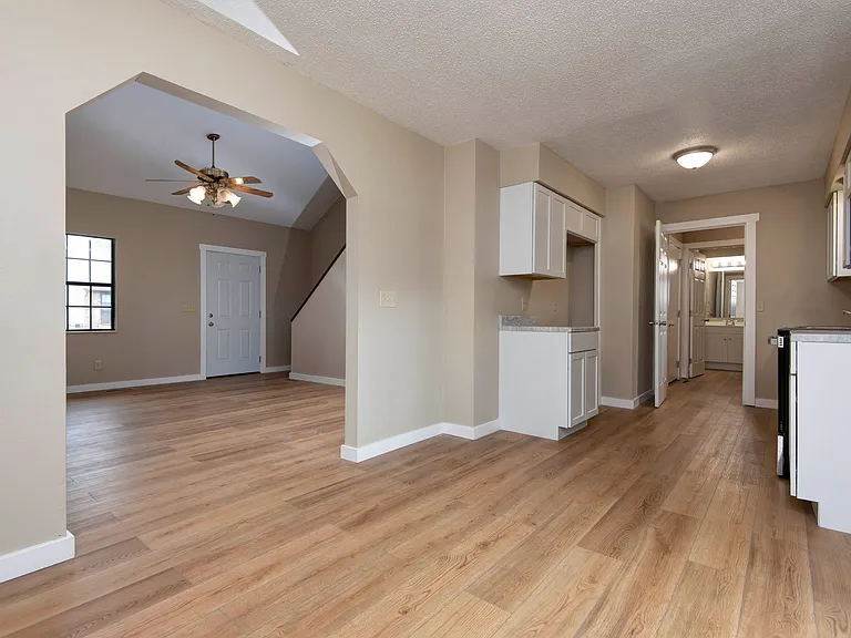 4444 S Robberson Ave — Photo 11