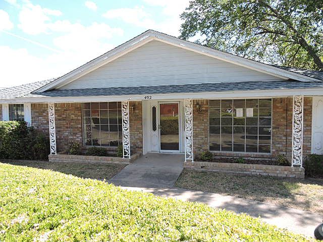 1st image of 402 Park Ln