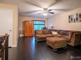 16 Nicholas Ct, Spotswood, NJ 08884