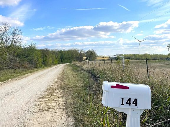 2nd image of 16 Hill County Rd #3352