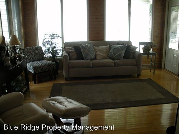 4th image of 2116 Memorial Ct