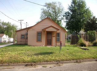 1304 3rd St, Wamego, KS 66547