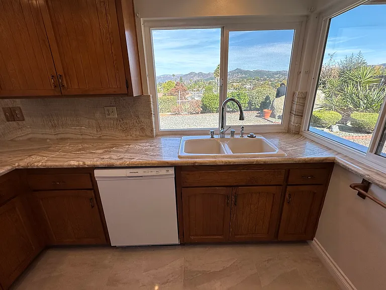 740 Highland St — Photo 20