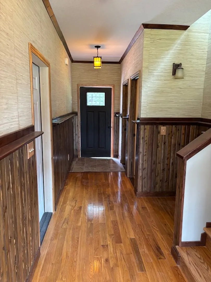 Stunning 3-Bed, 2.5-Bath Country Home on 35 Private Acres $3,200/mo 8 miles outside of Amity, OR — Photo 4