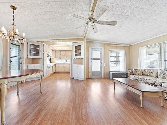 3rd image of 6624 California St