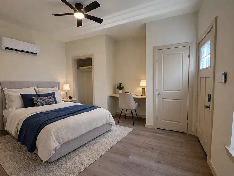 1310 Greenbriar St #2 — Photo 4