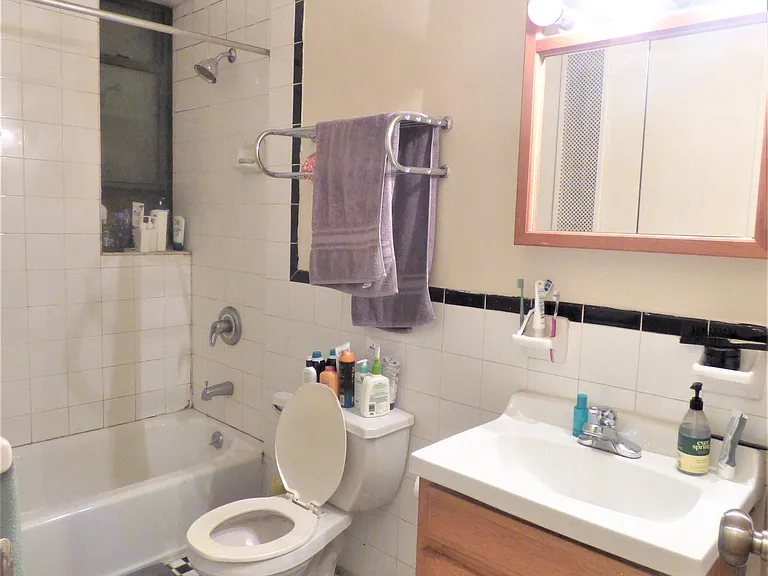 333 E 70th St #10 — Photo 12